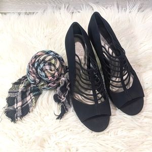Low Heel Peep Toe Strappy Pumps